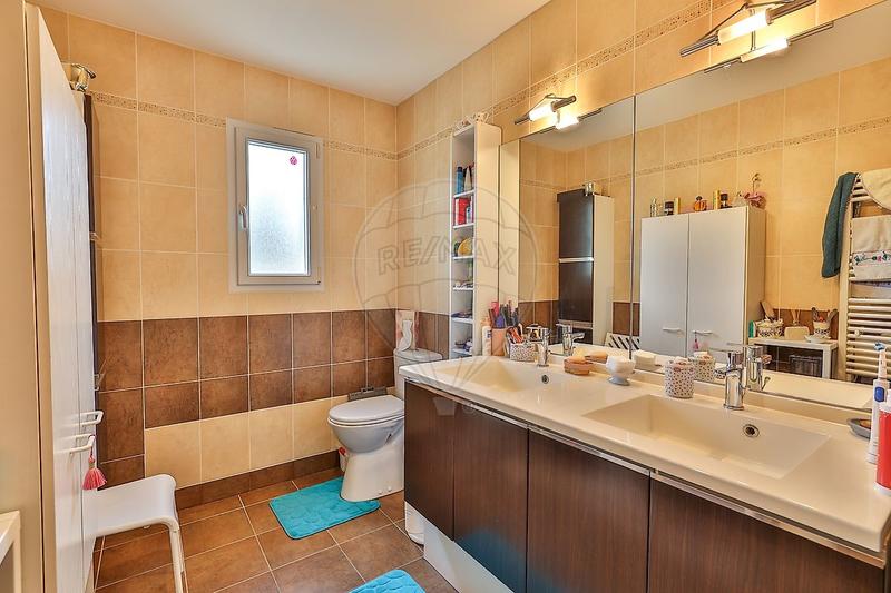 Pavillon - 121 m² - 6 pièces