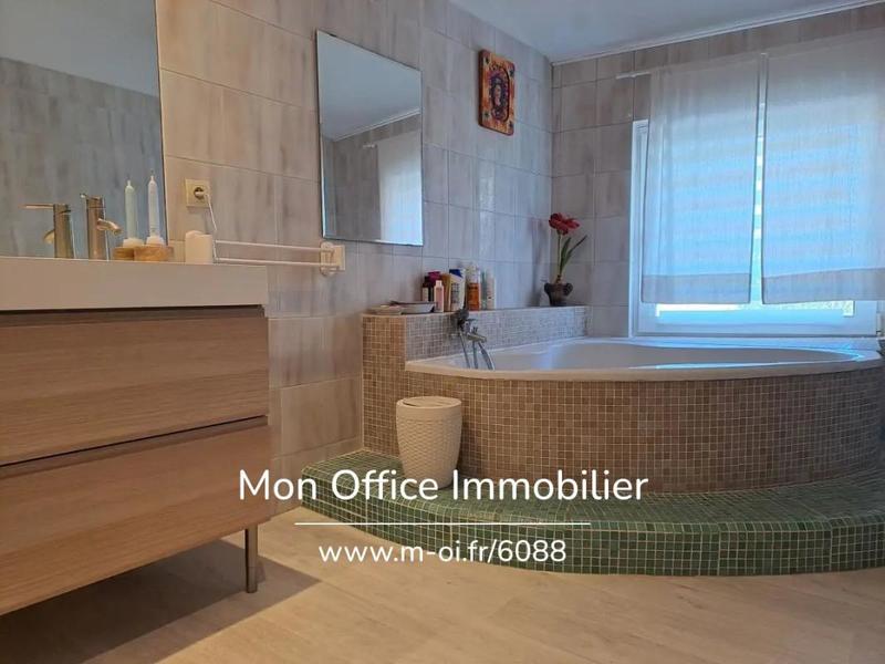 Maison - 207 m² - 5 pièces