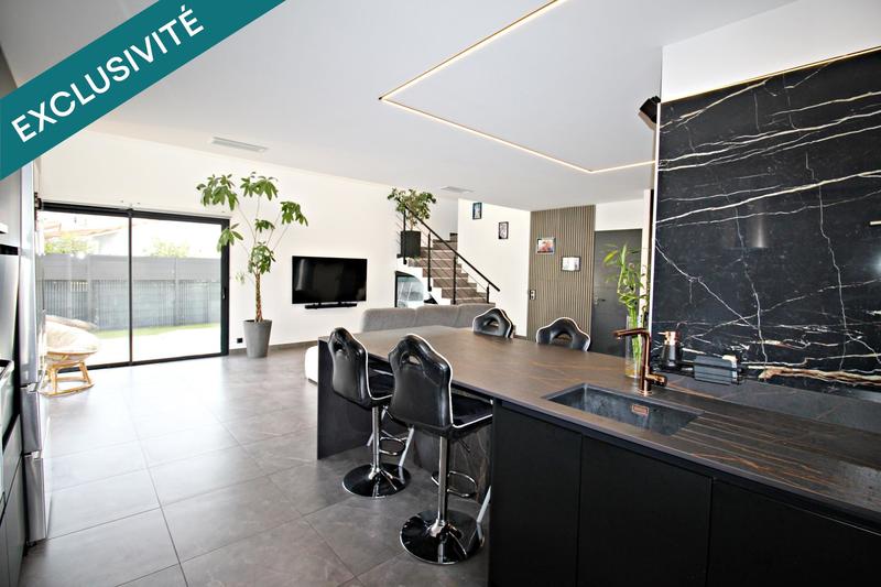 Maison - 95 m² - 5 pièces