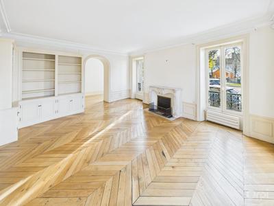 Demeure - 400 m² - 12 pièces