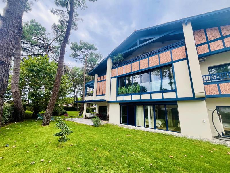 Appartement - 192 m² - 5 pièces