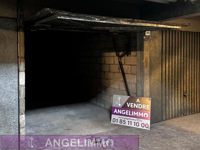 Parking / Garage - 13 m²