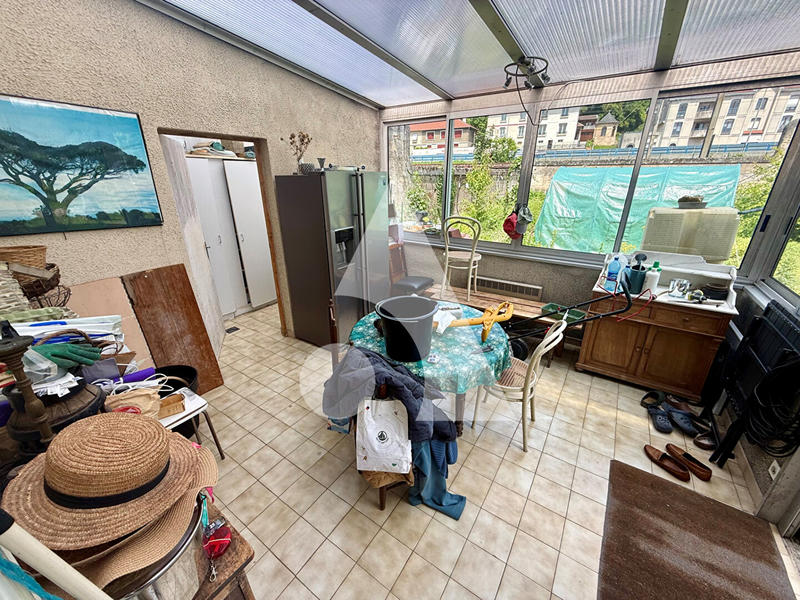 Maison - 215 m² - 9 pièces