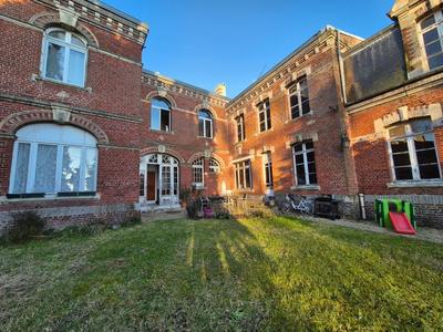 Maison - 300 m² - 8 pièces