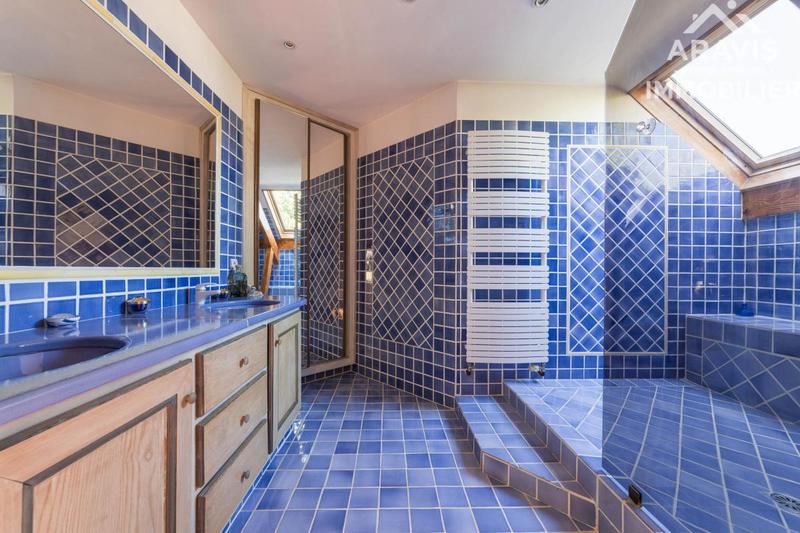 Demeure - 312 m² - 7 pièces