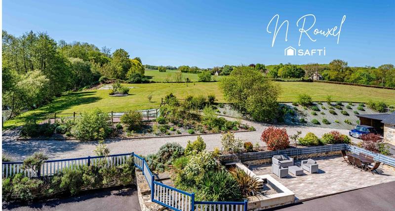 Maison - 280 m² - 12 pièces