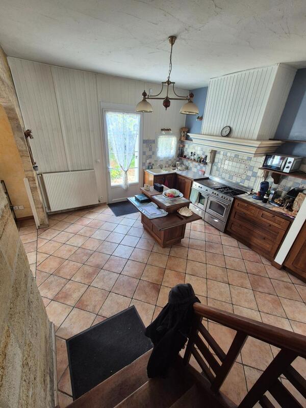 Maison - 210 m² - 7 pièces