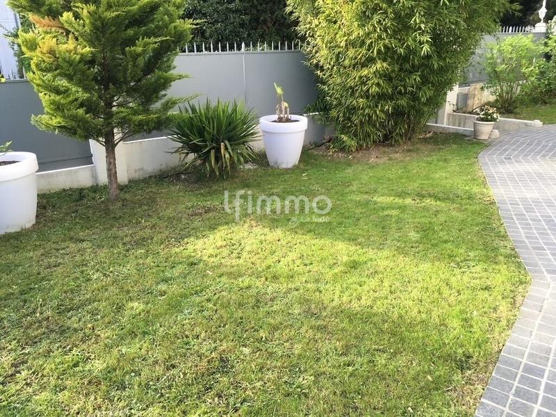 Maison - 185 m² - 8 pièces