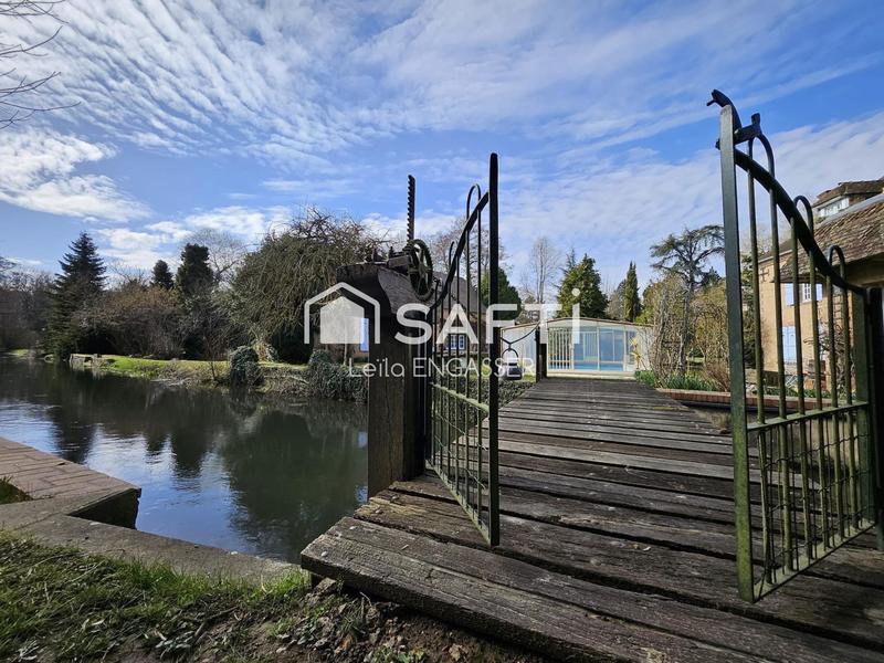 Maison - 465 m² - 10 pièces