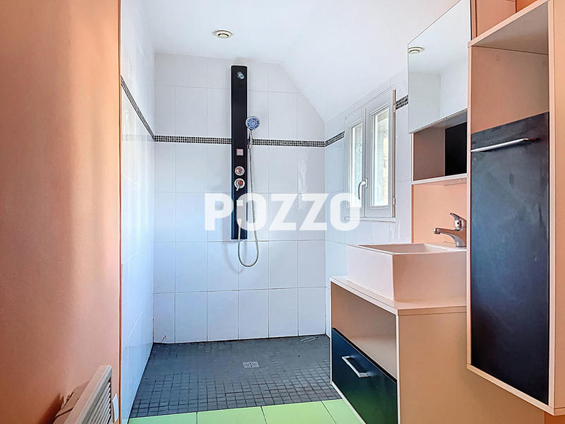 Maison - 600 m² - 6 pièces