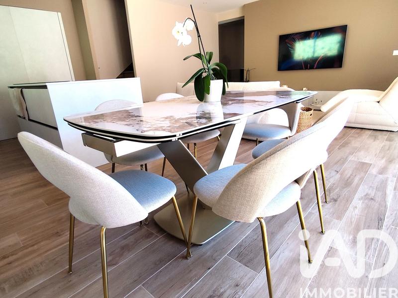 Maison - 140 m² - 5 pièces