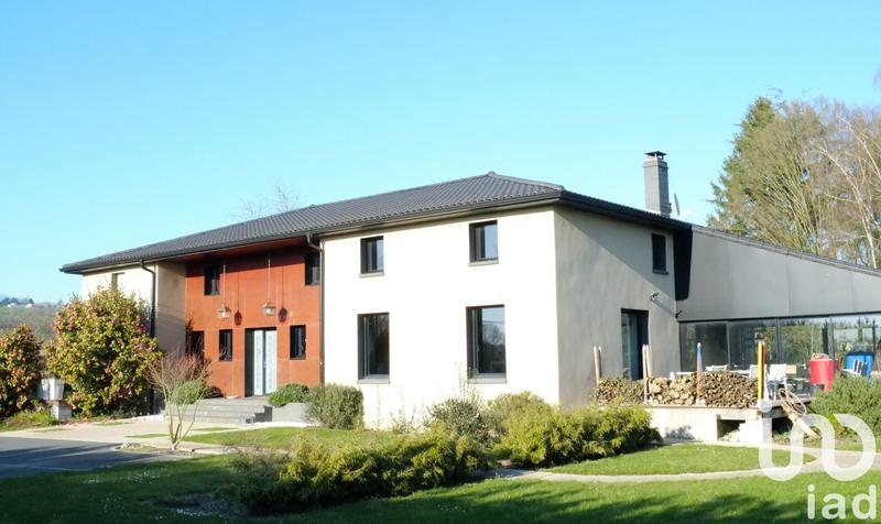 Maison - 305 m² - 10 pièces