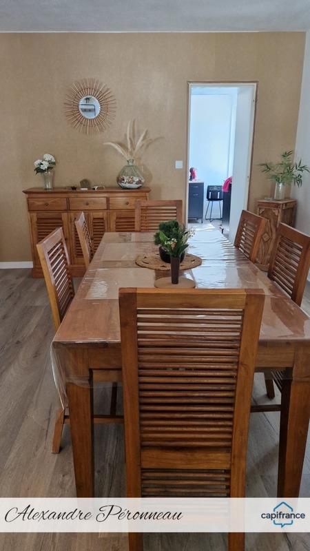 Maison - 235 m² - 12 pièces