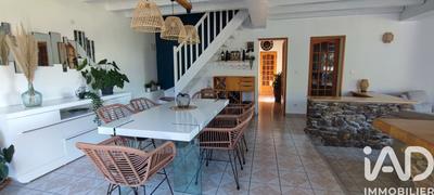 Maison - 229 m² - 7 pièces