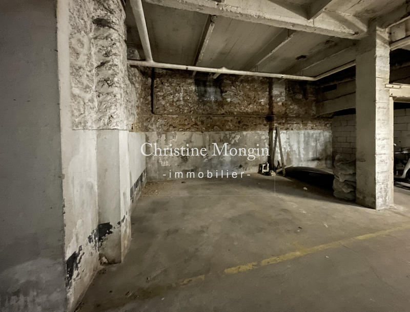 Parking / Garage - 19 m²