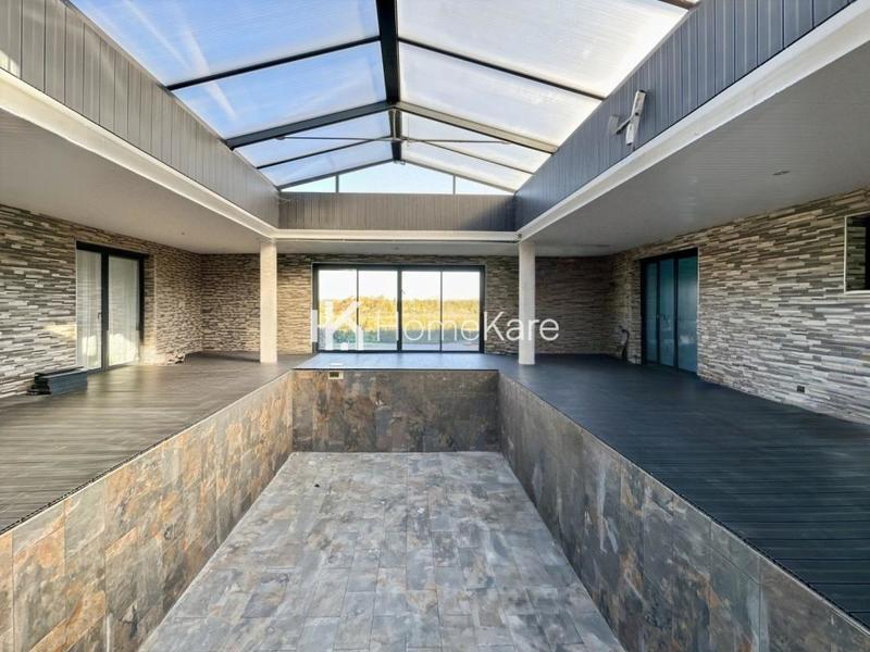 Maison - 224 m² - 6 pièces