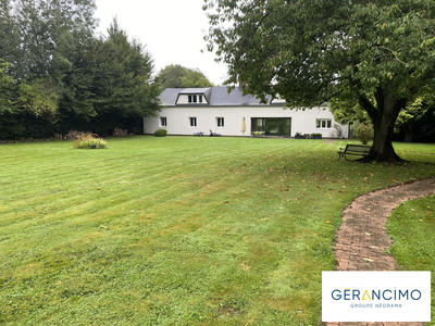 Maison - 216 m² - 8 pièces