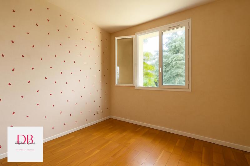Maison - 92 m² - 5 pièces
