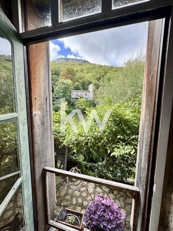 Maison - 205 m² - 6 pièces