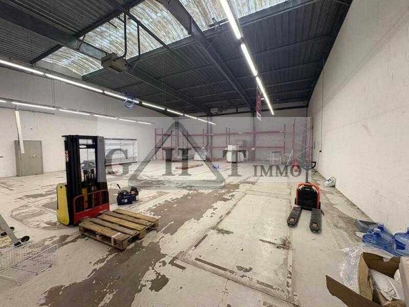 Entrepôt - 464 m²