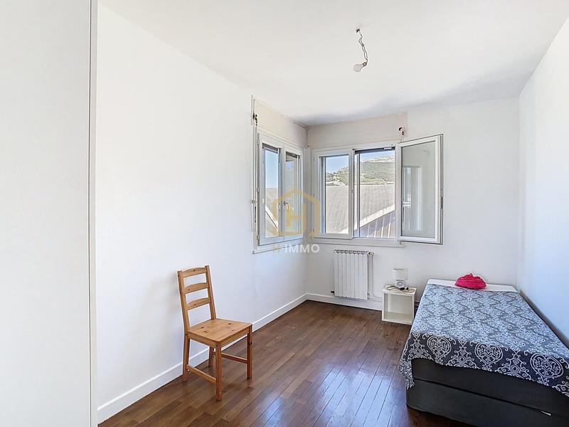 Appartement - 77 m² - 3 pièces