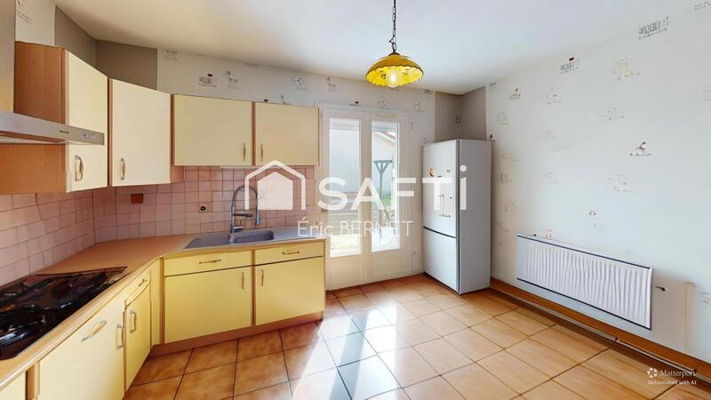 Maison - 99 m² - 5 pièces