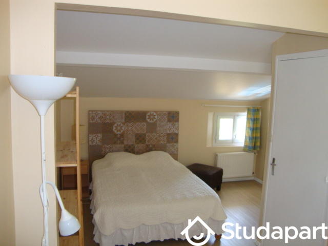 Chambre - 9 m² - 1 pièce