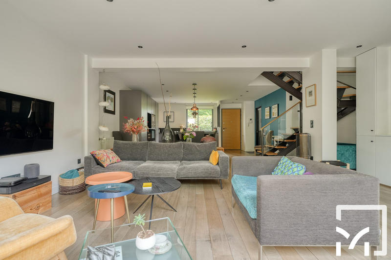 Maison - 180 m² - 7 pièces