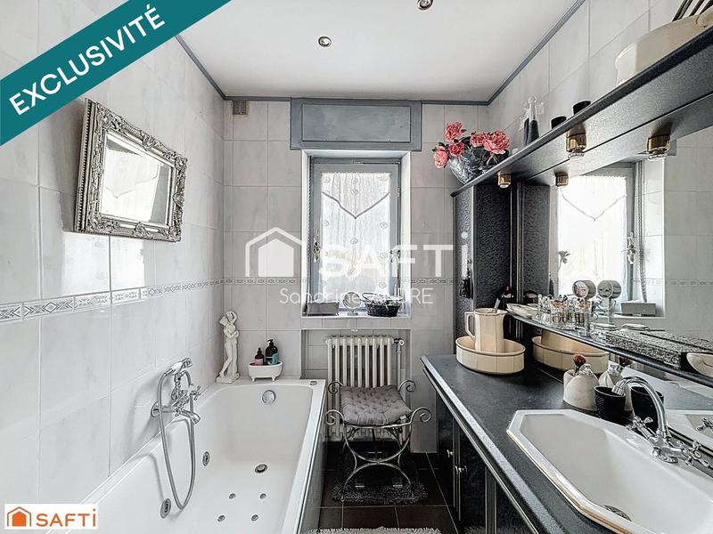 Maison - 260 m² - 10 pièces