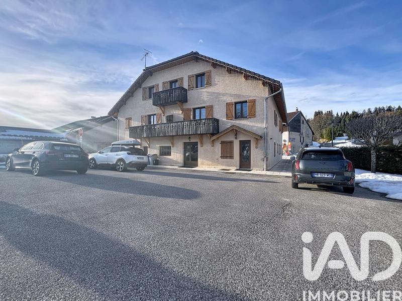 Maison - 300 m² - 21 pièces