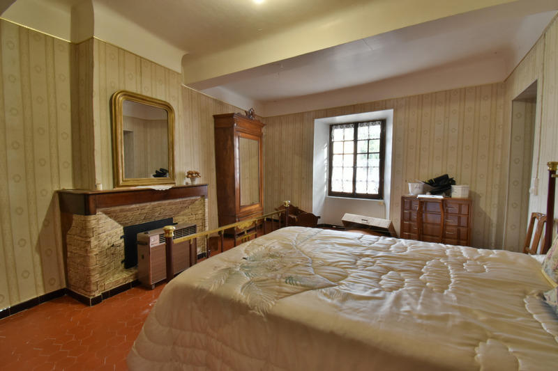 Maison de village - 250 m² - 8 pièces