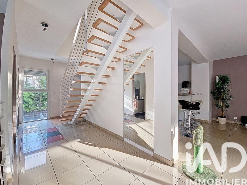 Maison - 200 m² - 7 pièces