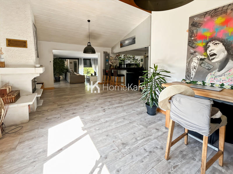 Maison - 200 m² - 7 pièces