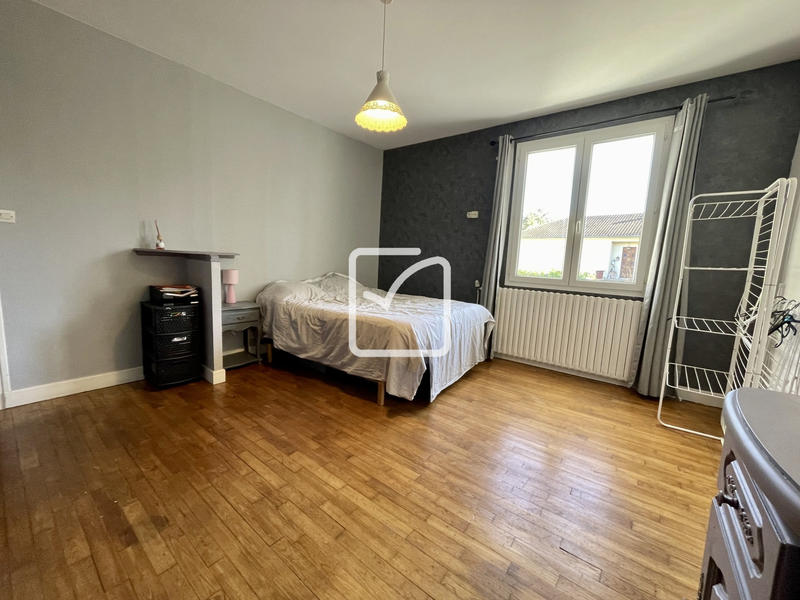 Maison - 285 m² - 10 pièces