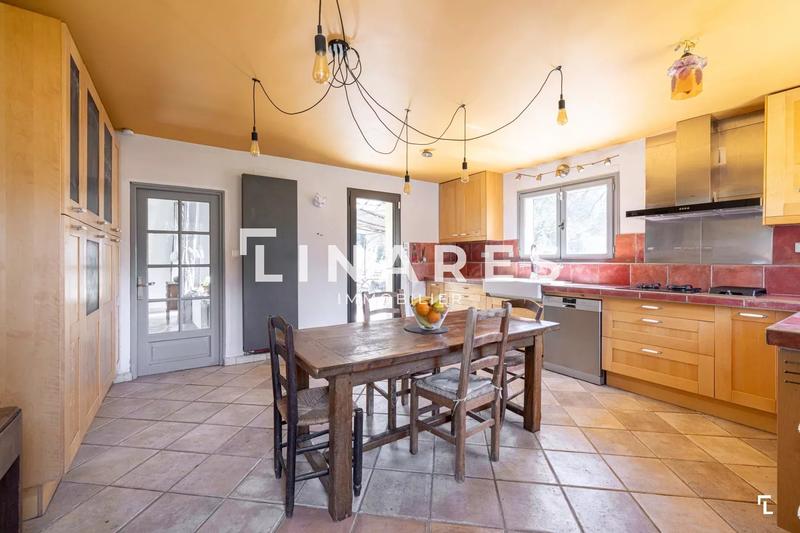 Maison - 300 m² - 7 pièces