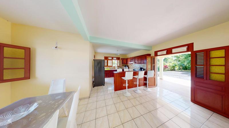 Maison - 180 m² - 7 pièces