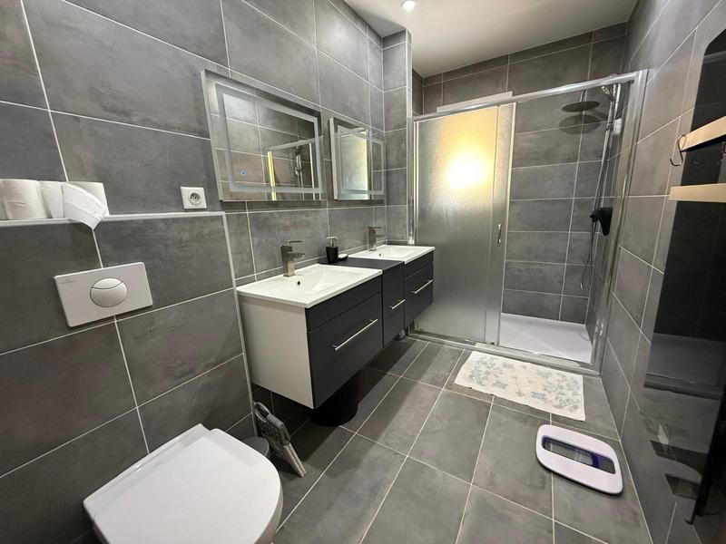 Maison - 245 m² - 5 pièces