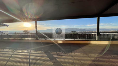 Appartement - 99 m² - 4 pièces