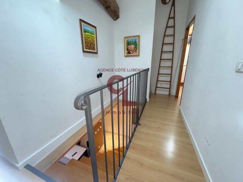 Maison - 270 m² - 6 pièces