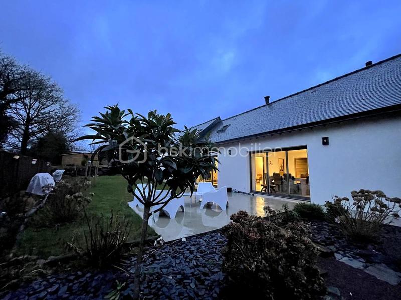 Maison - 167 m² - 9 pièces