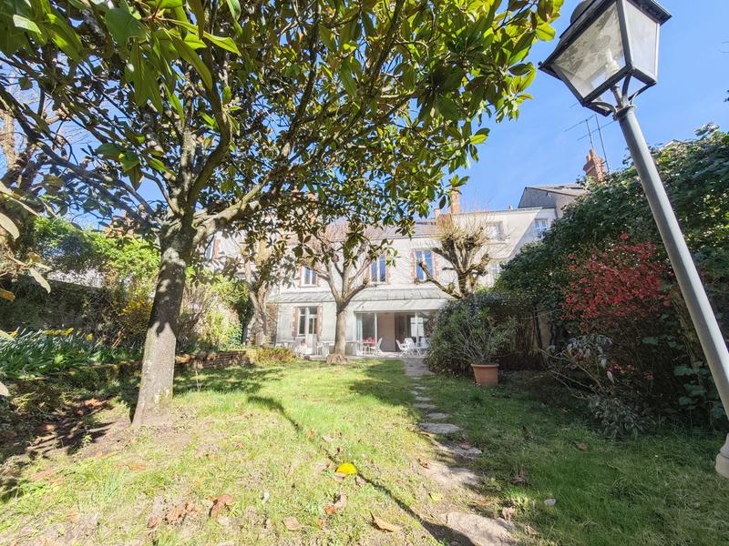 Maison ancienne - 219 m² - 10 pièces