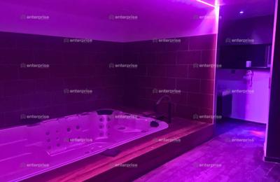 Local d'activité / Entrepôt - 897 m²