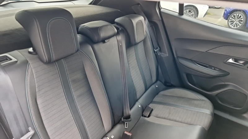 Peugeot 2008 Electrique 136 Ch Allure