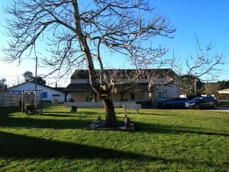 Maison - 280 m² - 9 pièces