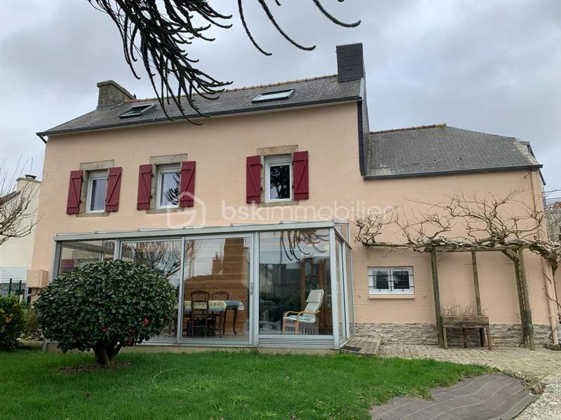 Maison traditionnelle - 148 m² - 6 pièces