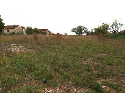 Terrain constructible - 1 714 m²