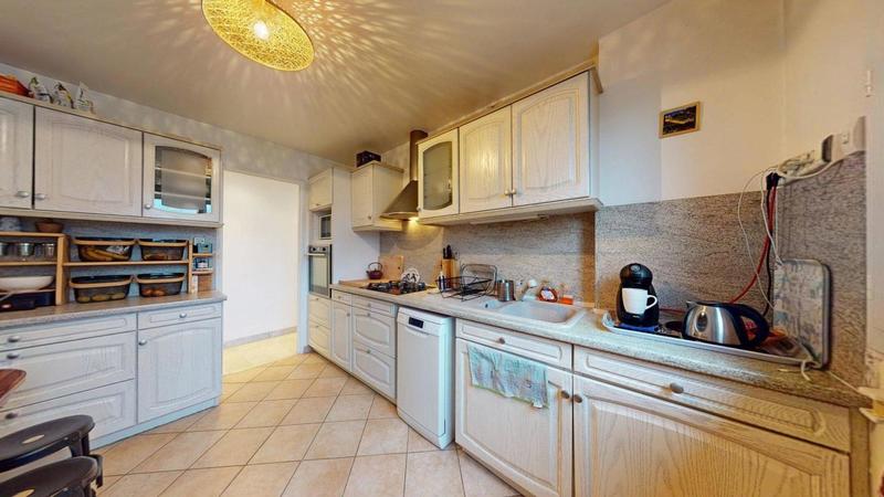 Appartement - 100 m² - 5 pièces