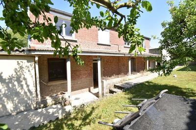 Maison traditionnelle - 223 m² - 10 pièces