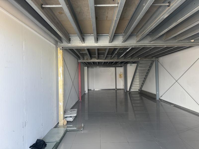 Local commercial - 70 m² - 1 pièce