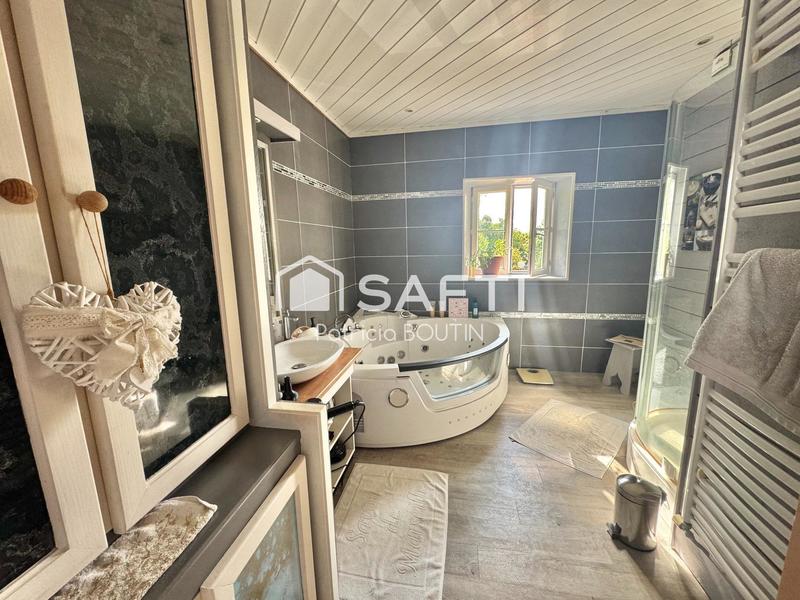 Maison - 265 m² - 8 pièces